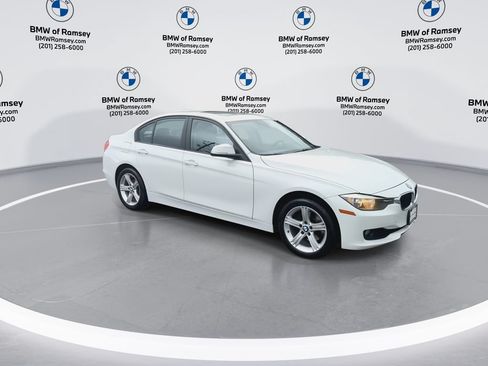 Used 2014 BMW 328i xDrive Sedan AWD/4WD image 2