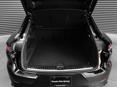 Certified 2025 Porsche Cayenne GTS AWD/4WD image 29