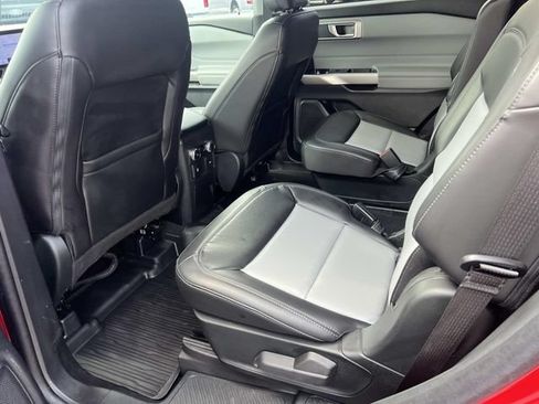 Certified 2023 Ford Explorer XLT w/ Equipment Group 202A AWD/4WD image 13