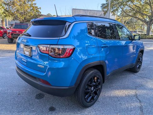 Used 2022 Jeep Compass Latitude image 4