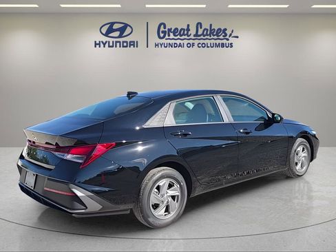 New 2026 Hyundai Elantra SE FWD image 5