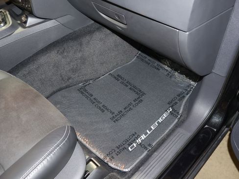 Used 2008 Dodge Challenger SRT8 image 26