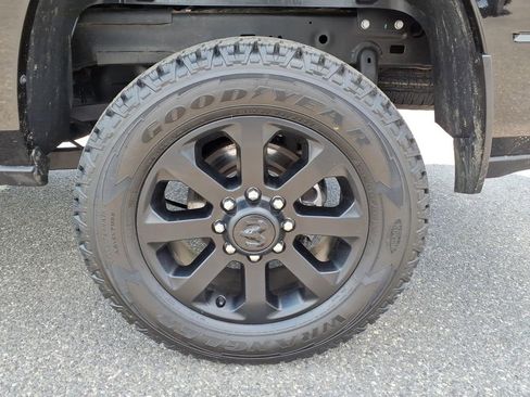 Certified 2024 RAM 2500 Big Horn w/ Night Edition AWD/4WD image 16