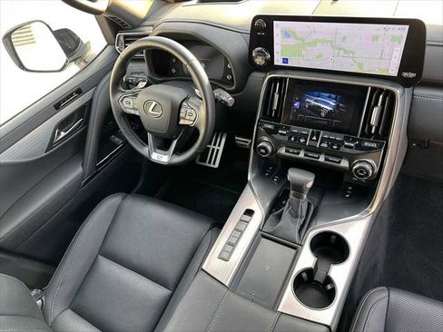 Used 2024 Lexus LX 600 F Sport image 11