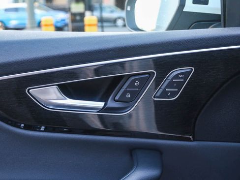 Used 2019 Audi Q8 Premium w/ Convenience Package image 26