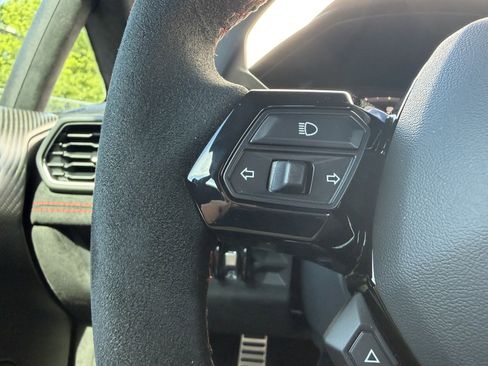 Used 2024 Lamborghini Huracan STO image 27