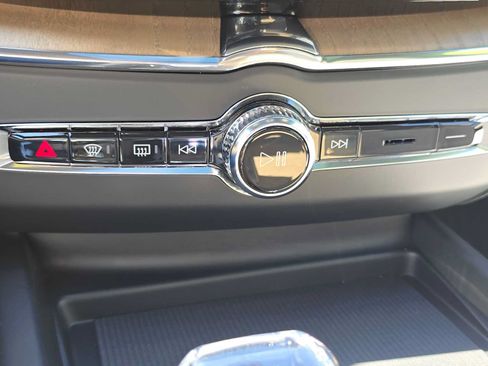 Used 2026 Volvo XC60 B5 Plus w/ Protection Package Premier AWD/4WD image 27