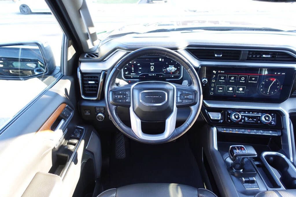Used 2023 GMC Sierra 1500 Denali w/ Denali Reserve Package AWD/4WD image 42
