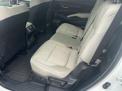 Used 2024 Subaru Ascent Premium w/ Convenience Package image 10
