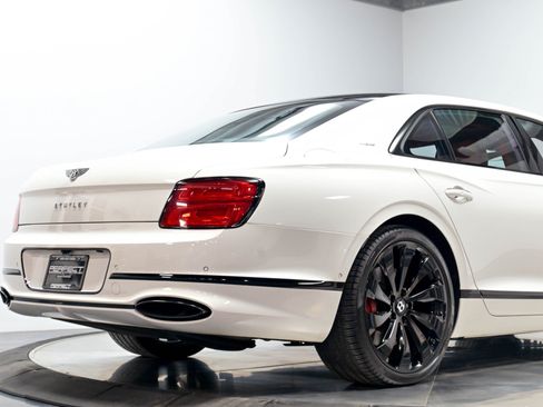 Used 2021 Bentley Flying Spur W12 w/ First Edition Specification AWD/4WD image 25