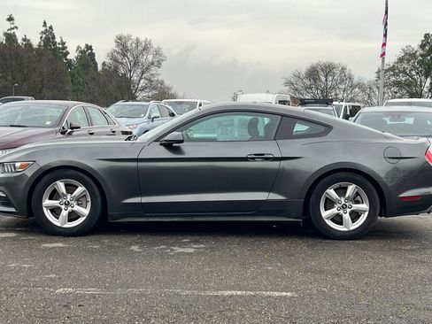 Used 2015 Ford Mustang Coupe image 7
