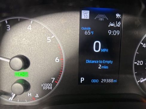 Used 2024 Toyota Corolla LE image 29