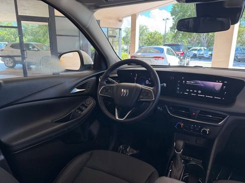 Used 2025 Buick Encore GX Preferred image 28