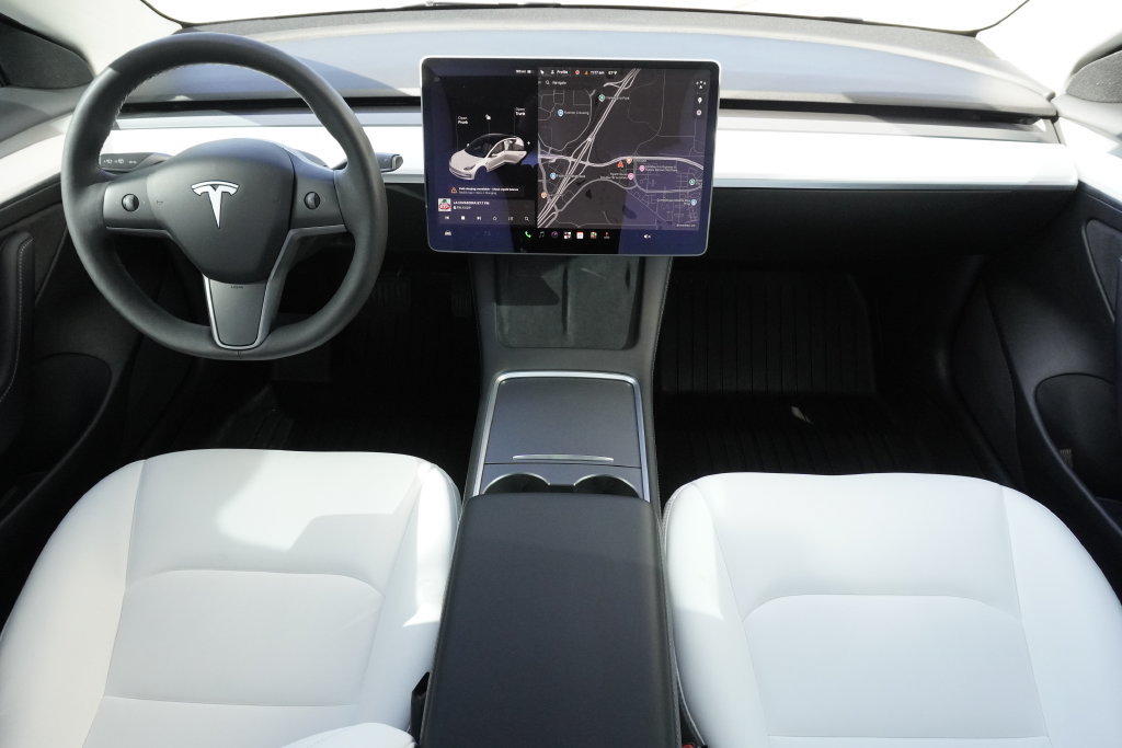 Used 2022 Tesla Model 3 Long Range AWD/4WD image 9