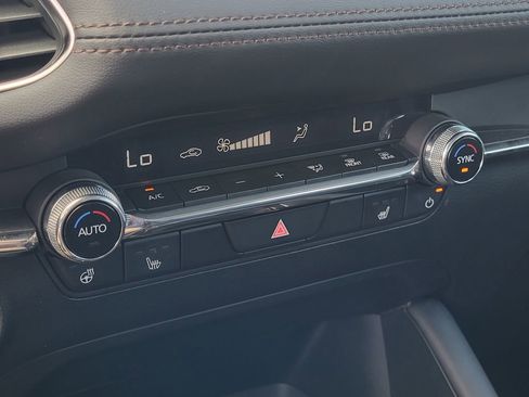 Used 2024 MAZDA MAZDA3 2.5 Turbo Sedan w/Premium Plus image 12