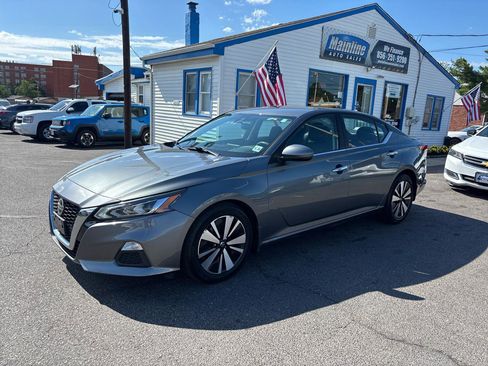 Used 2021 Nissan Altima 2.5 SV FWD image 3