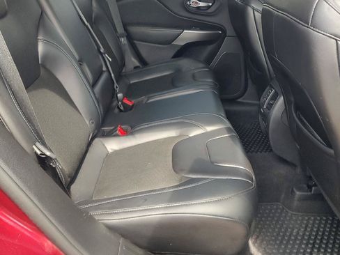 Used 2019 Jeep Cherokee Latitude Plus w/ Cold Weather Group AWD/4WD image 22