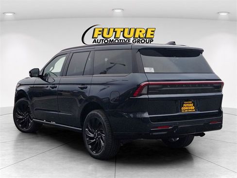 New 2025 Lincoln Navigator Reserve w/ Jet Appearance Package image 5