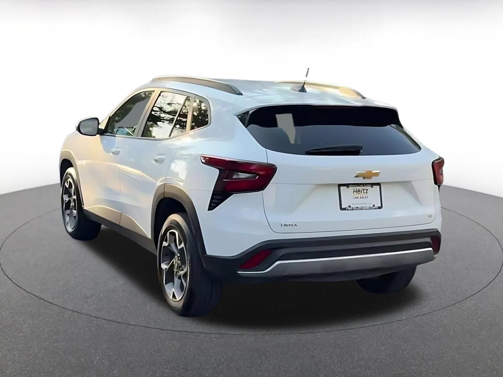 Used 2025 Chevrolet Trax LT FWD image 10
