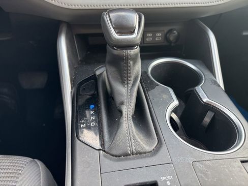 Used 2023 Toyota Highlander L image 18