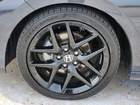 Used 2025 Honda Civic Sport image 14