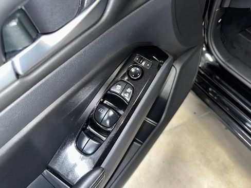 Used 2023 Nissan Altima 2.5 SV FWD image 8