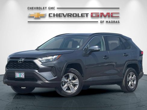Used 2023 Toyota RAV4 XLE AWD/4WD image 7