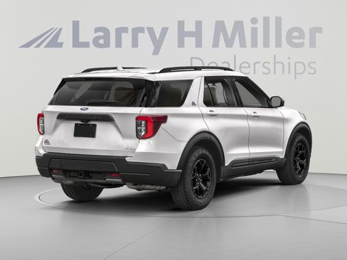 Used 2022 Ford Explorer Timberline w/ Timberline Technology Package AWD/4WD image 2