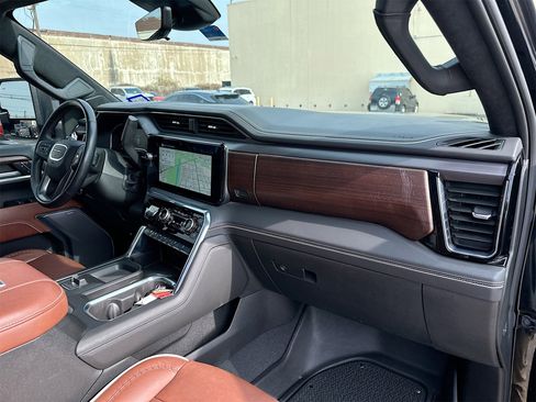 Used 2024 GMC Sierra 3500 Denali Ultimate image 28