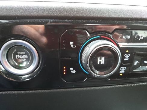 Used 2022 Chevrolet Silverado 1500 LT image 7