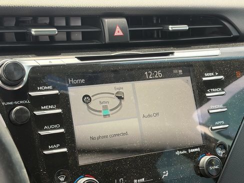 Used 2020 Toyota Camry SE w/ Sunroof Package FWD image 11