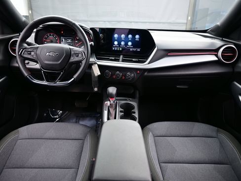 Used 2025 Chevrolet Trax RS w/ Driver Confidence Package image 16