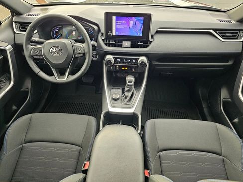Used 2025 Toyota RAV4 SE image 15