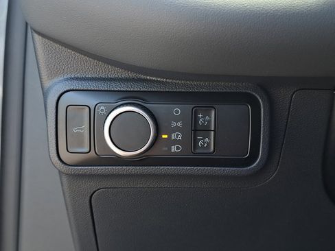 New 2025 Ford Explorer Active image 25