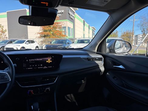 Used 2025 Buick Encore GX Preferred image 33