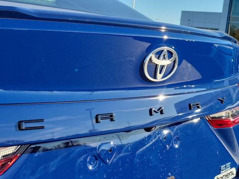 Used 2026 Toyota Camry SE image 7