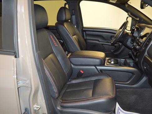 Used 2021 Nissan Titan PRO-4X w/ Pro-4x Convenience Package AWD/4WD image 11