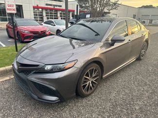 Used 2021 Toyota Camry SE FWD video 1