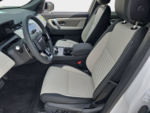 New 2026 Land Rover Discovery Sport Landmark AWD/4WD image 15