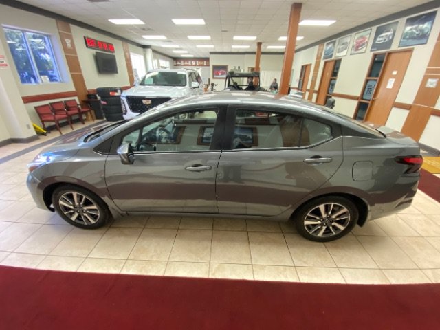 Used 2024 Nissan Versa SV w/ Trunk Package FWD image 4