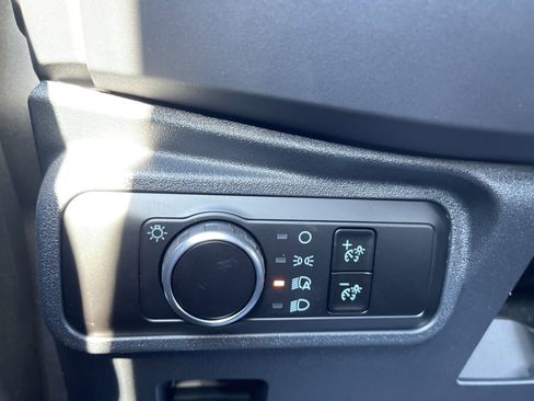 New 2025 Ford Bronco Base image 20