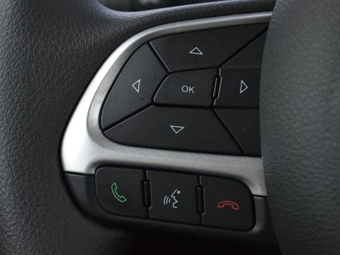 Used 2023 Jeep Renegade Latitude AWD/4WD image 18