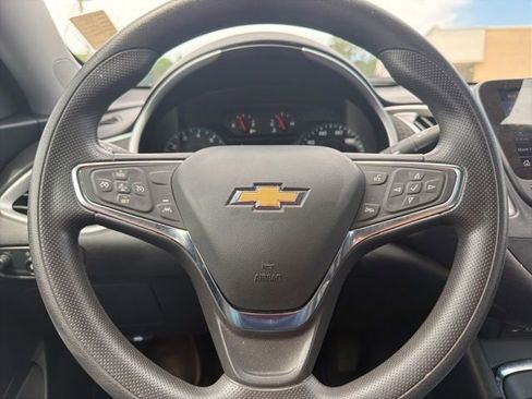 Used 2024 Chevrolet Malibu LT FWD image 23