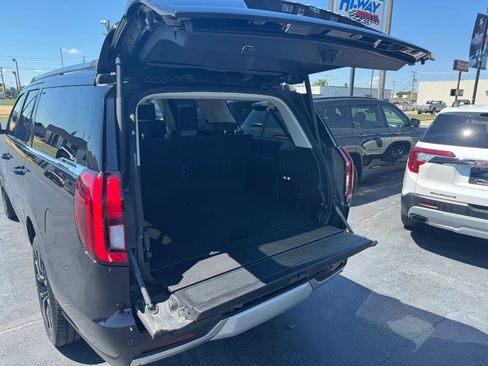 Used 2025 Ford Expedition Max Platinum AWD/4WD image 18