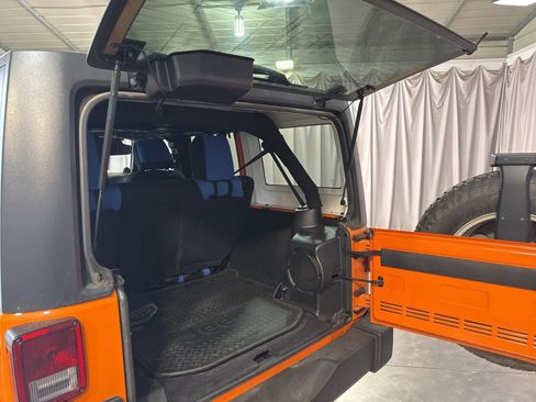 Used 2013 Jeep Wrangler Unlimited Sahara w/ Trailer Tow Group image 10