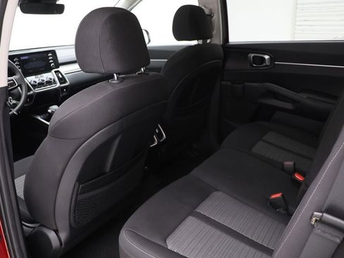 Used 2023 Kia Sorento LX image 11