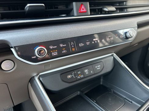 New 2026 Kia Carnival EX image 23