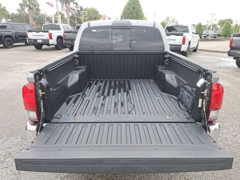 Certified 2020 Toyota Tacoma SR5 image 6