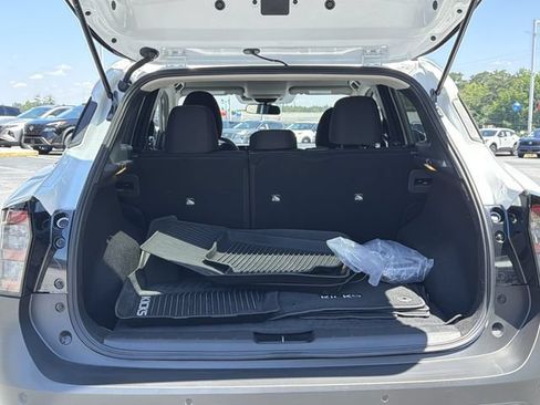 Used 2026 Nissan Kicks SV FWD image 27