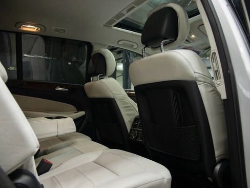 Used 2017 Mercedes-Benz GLS 550 4MATIC image 29